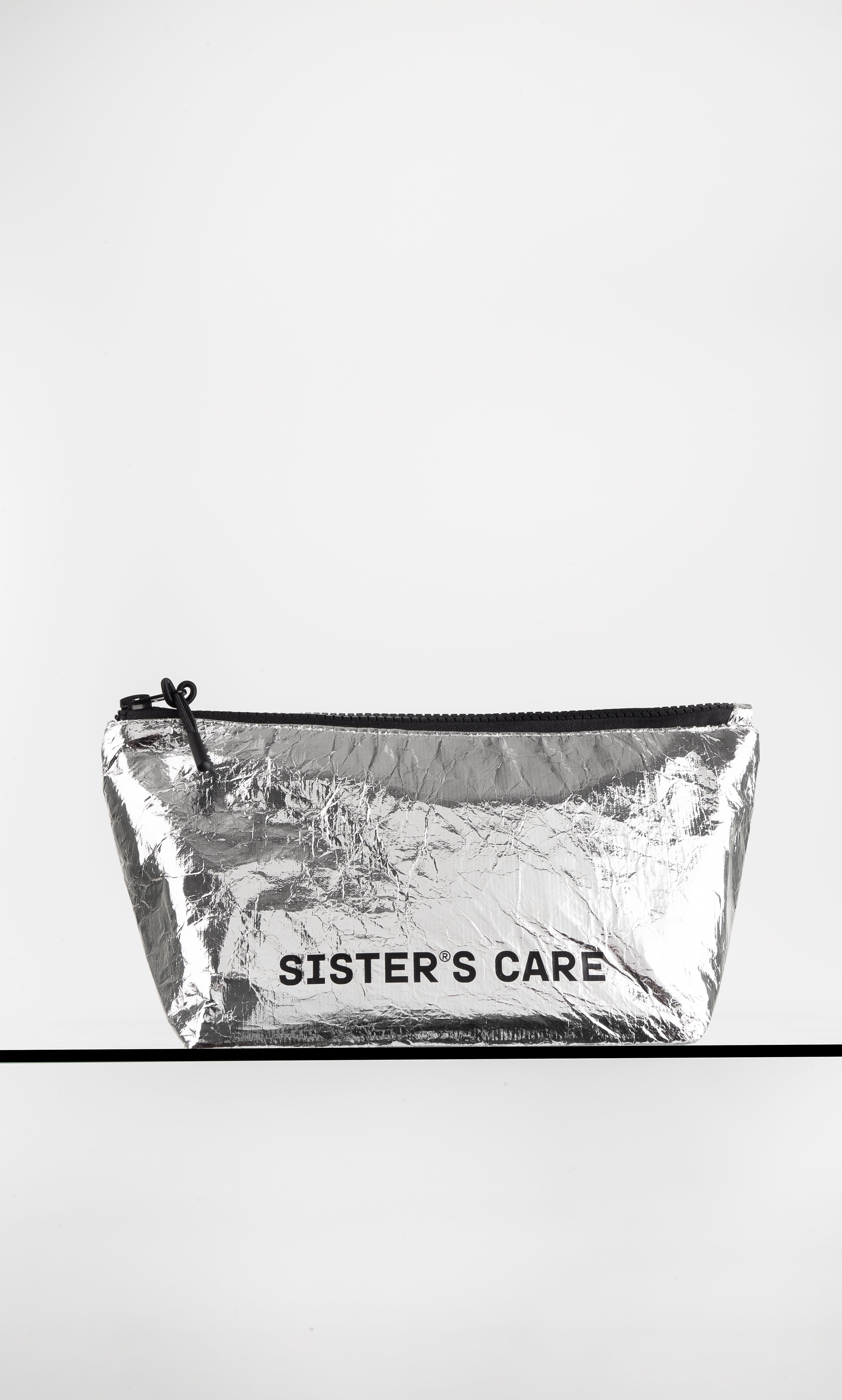 Sister's Aroma, Portfard, Argintiu si Negru